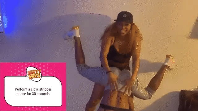 AnimatedGif-SlowDance.gif__PID:a68afff8-d54c-4b80-a440-8067136c3a57